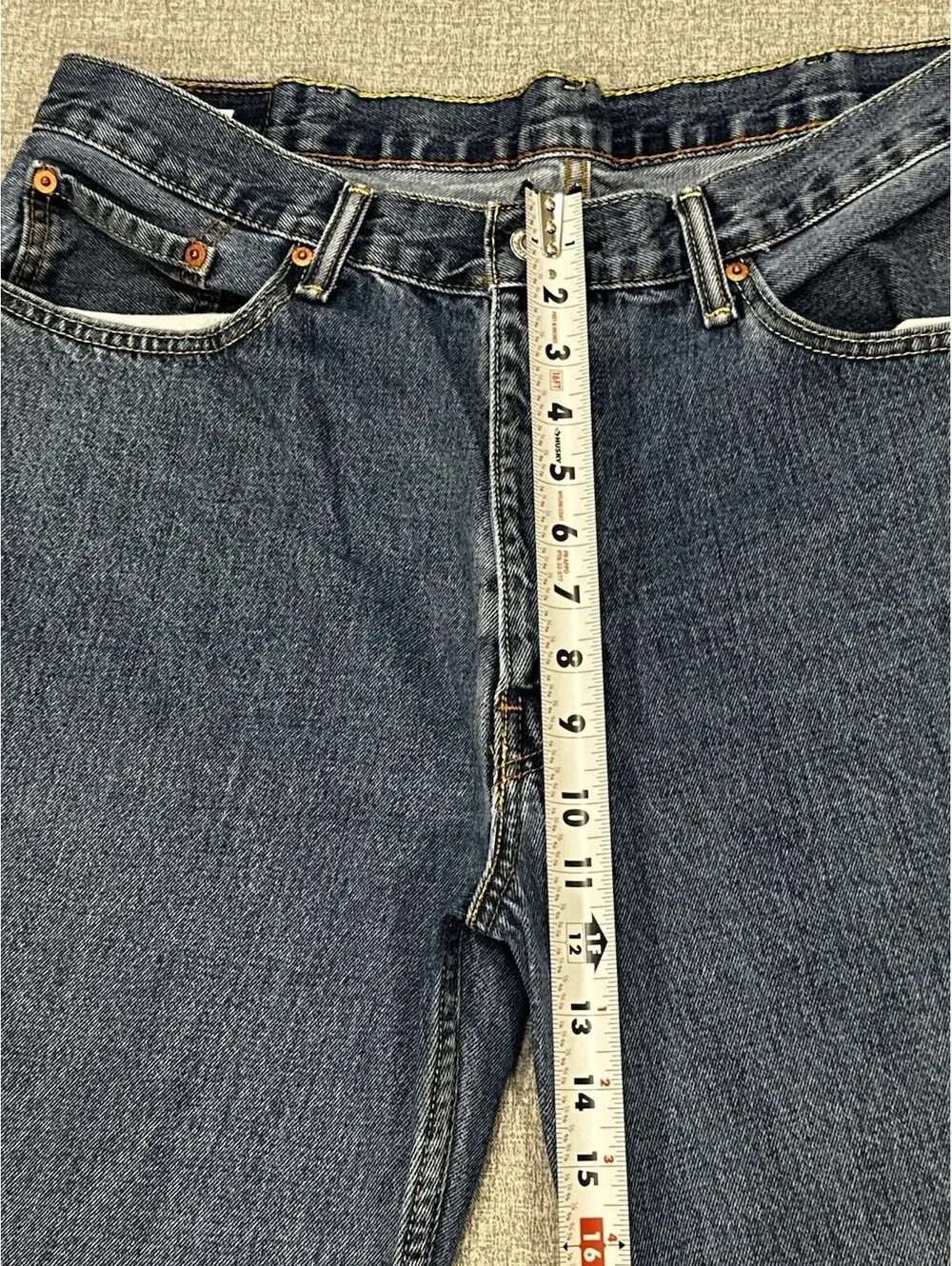Levi’s 550 Relaxed Fit Jeans Men’s 35x32 Blue Denim Distressed Hole Vintage